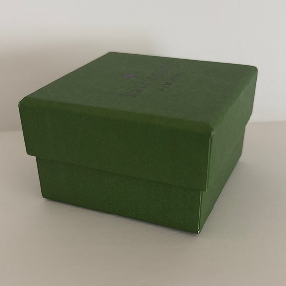 ☀️Kate Spade Gold Heart Earrings - Picture 3 of 3